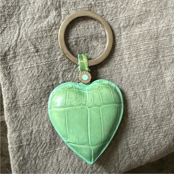 Authentic Tiffany and Co. vintage crocodile heart shaped keychain - Picture 2 of 7